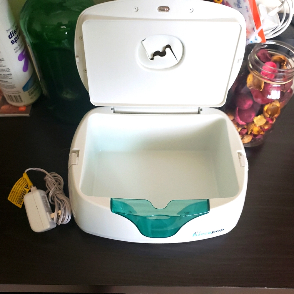 Wipe warmer